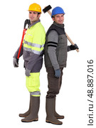 two craftsmen posing together. Стоковое фото, агентство Ingram Publishing / Фотобанк Лори