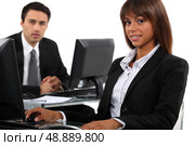 Man and woman taking a break. Стоковое фото, агентство Ingram Publishing / Фотобанк Лори