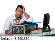 Overworked white collar working crying out for help. Стоковое фото, агентство Ingram Publishing / Фотобанк Лори