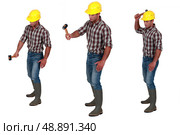 Multiple shot of handyman with hammer. Стоковое фото, агентство Ingram Publishing / Фотобанк Лори