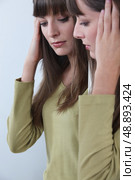 Mirror image of a woman. Стоковое фото, агентство Ingram Publishing / Фотобанк Лори