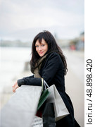 Woman enjoying shopping trip. Стоковое фото, агентство Ingram Publishing / Фотобанк Лори