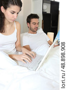 Woman working on her laptop. Стоковое фото, агентство Ingram Publishing / Фотобанк Лори