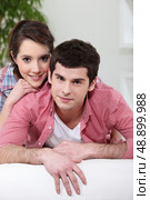 Young couple at home. Стоковое фото, агентство Ingram Publishing / Фотобанк Лори