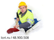 Worker with ax. Стоковое фото, агентство Ingram Publishing / Фотобанк Лори