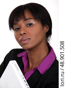 Businesswoman holding laptop. Стоковое фото, агентство Ingram Publishing / Фотобанк Лори