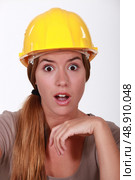 Portrait of an astonished tradeswoman. Стоковое фото, агентство Ingram Publishing / Фотобанк Лори