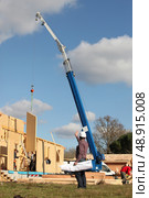 Crane on work site. Стоковое фото, агентство Ingram Publishing / Фотобанк Лори