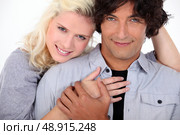 Couple hugging. Стоковое фото, агентство Ingram Publishing / Фотобанк Лори
