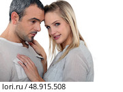 Couple embracing. Стоковое фото, агентство Ingram Publishing / Фотобанк Лори