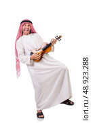 Arab man playing violing on white. Стоковое фото, агентство Ingram Publishing / Фотобанк Лори
