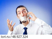 Businessman with his lips sealed. Стоковое фото, агентство Ingram Publishing / Фотобанк Лори