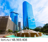 Bob and Vivian Smith fountain in Houston downtown Texas US. Стоковое фото, агентство Ingram Publishing / Фотобанк Лори