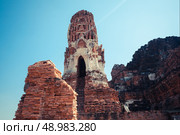 Ancient ruins of Buddhist temples at Wat Mahathat in Thailand. Стоковое фото, агентство Ingram Publishing / Фотобанк Лори