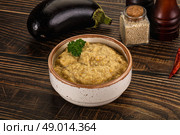 Eggplant dip - Mutabal with tahini paste. Стоковое фото, фотограф Андрей Старостин / Фотобанк Лори