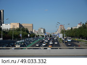 Оживлённая городская улица в Пекине (2019 год). Редакционное фото, фотограф Сабурский Максим / Фотобанк Лори