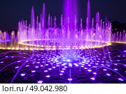 Светомузыкальный фонтан в Царицыно (2022 год). Редакционное фото, фотограф Соловьёв Максим Сергеевич / Фотобанк Лори