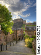 view on Edinburgh Castle from Heriot place, Edinburgh, Scotland, UK. Стоковое фото, агентство Ingram Publishing / Фотобанк Лори