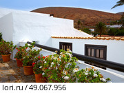 Betancuria village Fuerteventura at Canary Islands of Spain. Стоковое фото, агентство Ingram Publishing / Фотобанк Лори