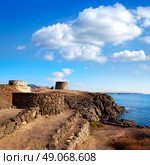 El Cotillo Toston tower castle  in Fuerteventura at Canary Islands of Spain. Стоковое фото, агентство Ingram Publishing / Фотобанк Лори