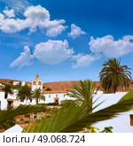 Betancuria village Fuerteventura at Canary Islands of Spain. Стоковое фото, агентство Ingram Publishing / Фотобанк Лори