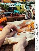 Tools and accessories for sewing and needlework. elements of needlework. Стоковое фото, агентство Ingram Publishing / Фотобанк Лори