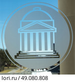 Southern Methodist University symbol on glass, Dallas, Texas, USA. Стоковое фото, агентство Ingram Publishing / Фотобанк Лори