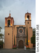 Facade of a church, San Miguel de Allende, Guanajuato, Mexico. Стоковое фото, агентство Ingram Publishing / Фотобанк Лори