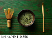 Matcha tea bamboo whisk chasen and spoon for japanese ceremony. Стоковое фото, агентство Ingram Publishing / Фотобанк Лори