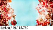 Joy Christmas background in red blue with shine and sparkling bokeh, frame, banner. Стоковое фото, агентство Ingram Publishing / Фотобанк Лори