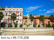 Seville Puerta Jerez fountain in Andalusia Sevilla spain. Стоковое фото, агентство Ingram Publishing / Фотобанк Лори
