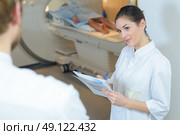 writing the doctor's instruction. Стоковое фото, агентство Ingram Publishing / Фотобанк Лори