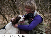 Portrait of a woman and her two spaniels. Стоковое фото, агентство Ingram Publishing / Фотобанк Лори