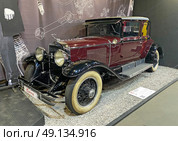 Автомобиль Cadillac V-8 ("Кадиллак V8"), 1928 г. Автомузей "Автомобили мира", Москва (2023 год). Редакционное фото, фотограф Мария Кылосова / Фотобанк Лори