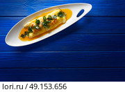 Scrambled eggs with baby langoustines, prawns shrimps and leeks. Стоковое фото, агентство Ingram Publishing / Фотобанк Лори