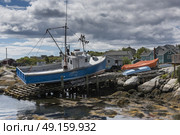 Fishing boats at dock, West Dover, Halifax, Nova Scotia, Canada. Стоковое фото, агентство Ingram Publishing / Фотобанк Лори