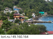 View of small coastal town, Yelapa, Jalisco, Mexico. Стоковое фото, агентство Ingram Publishing / Фотобанк Лори