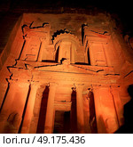 the antique site of petra in jordan the beautiful wonder of the world at night. Стоковое фото, агентство Ingram Publishing / Фотобанк Лори