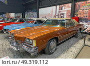 Автомобиль Oldsmobile Toronado ("Олдсмобиль Торонадо"), 1975 г. Автомузей "Автомобили мира", Москва (2023 год). Редакционное фото, фотограф Мария Кылосова / Фотобанк Лори