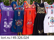 Chichen itza embroided dresses in outdoor shop Mexico Yucatan. Стоковое фото, агентство Ingram Publishing / Фотобанк Лори