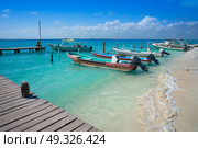 Isla Mujeres island Caribbean beach of Riviera Maya in Mexico. Стоковое фото, агентство Ingram Publishing / Фотобанк Лори