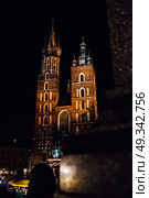 Night old commercial area of Krakow in the lights of street lamps. Old Europe. Стоковое фото, агентство Ingram Publishing / Фотобанк Лори
