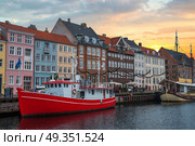 Nyhavn is the old harbor of Copenhagen. Denmark. Nyhavn is the old harbor of Copenhagen. Стоковое фото, агентство Ingram Publishing / Фотобанк Лори