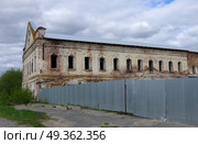Корпус братский (новый настоятельский), упразднённый Знаменский монастырь / бывший Тобольский винзавод. Тобольск, улица Ершова, 8. Редакционное фото, фотограф Алексей Иванов / Фотобанк Лори