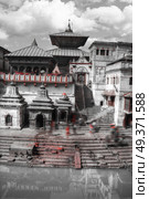  black and red and white photo. Votive temples and shrines in a row at Pashupatinath Temple, Kathmandu, Nepal. Стоковое фото, агентство Ingram Publishing / Фотобанк Лори