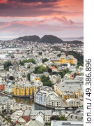 Alesund is a city in the Norwegian fjords. Стоковое фото, агентство Ingram Publishing / Фотобанк Лори