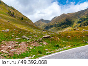 Beautiful landscape nearby Transfagarashan highway in Carpathian mountains, Fagaras ridge. The most beautiful and dangerous road in Europe. Стоковое фото, агентство Ingram Publishing / Фотобанк Лори