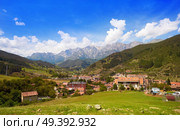 Potes in Cantabria skyline village of Spain. Стоковое фото, агентство Ingram Publishing / Фотобанк Лори