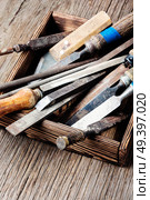 Set of wood chisel for carving wood.Carpentry hand tools set. Retro carpenter tool. Стоковое фото, агентство Ingram Publishing / Фотобанк Лори
