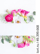 Flowers layout for cards, wedding invitation, posters, save the date or greeting design. Frame made of dried eucaliptus leaves and flowers on white background.. Flowers flat lay composition. Стоковое фото, агентство Ingram Publishing / Фотобанк Лори